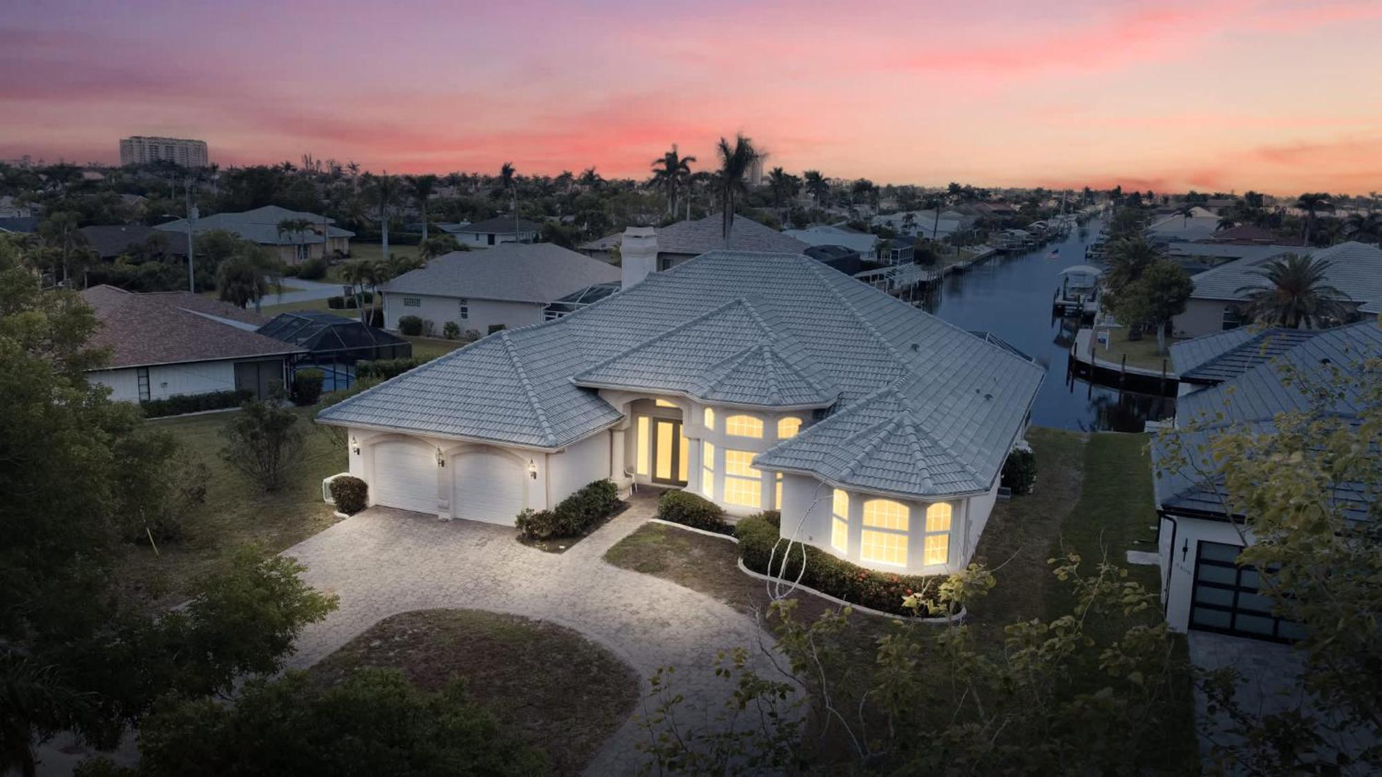 Waterfront Bliss Retreat Sailboat Access And Heated Pool Holiday home Cape Coral